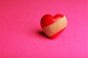 不倫彼の奥さんと自分を比べて苦しむ恋から抜け出すには
